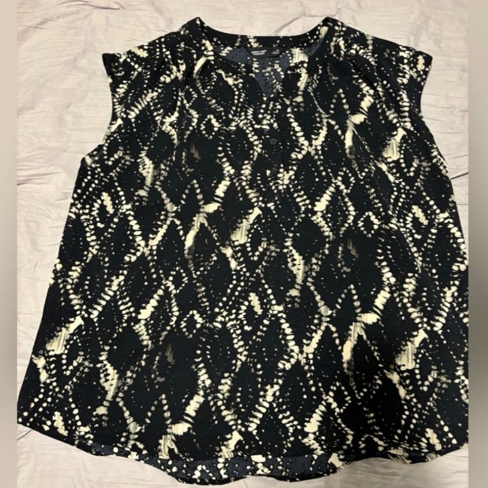 Simply Vera ruffle sleeve blouse